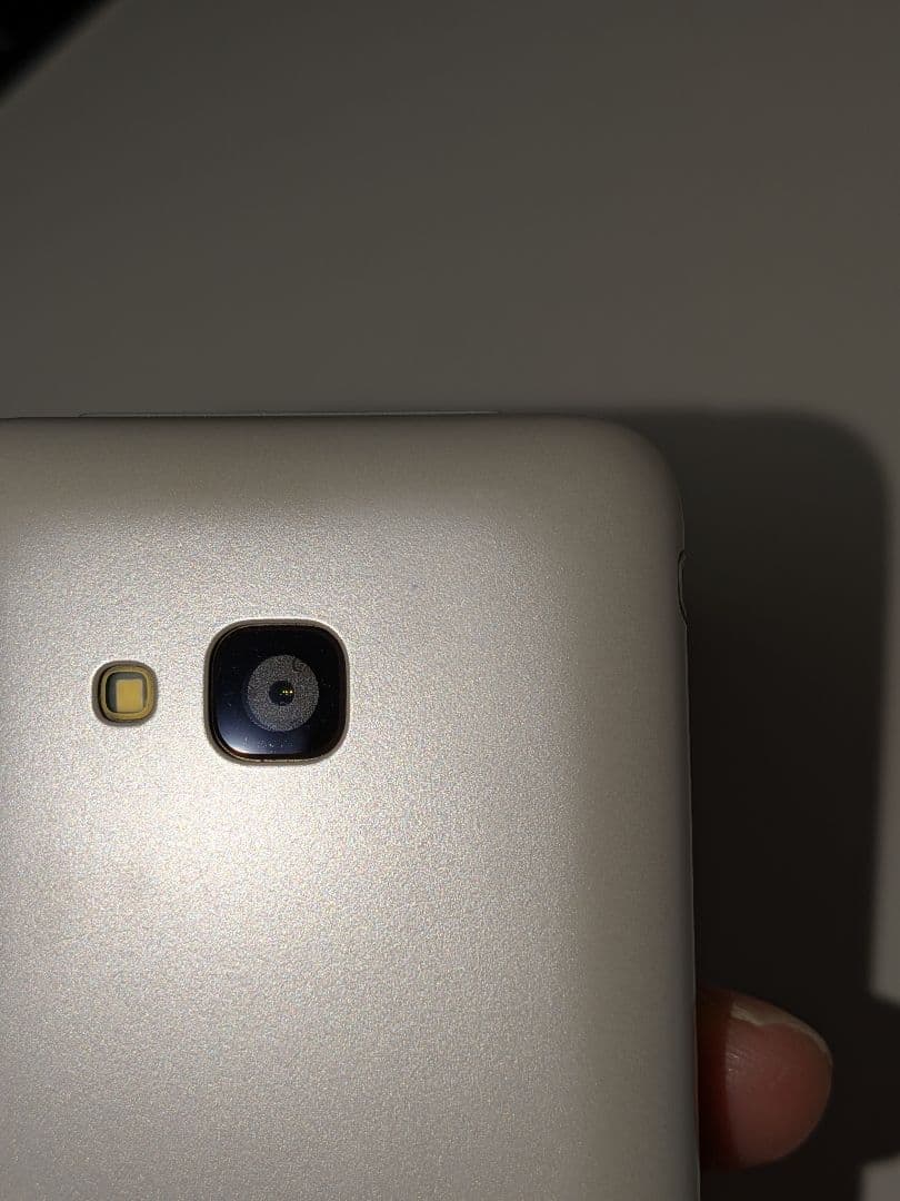 au GRATINA KYF38 ホワイト SIMフリー