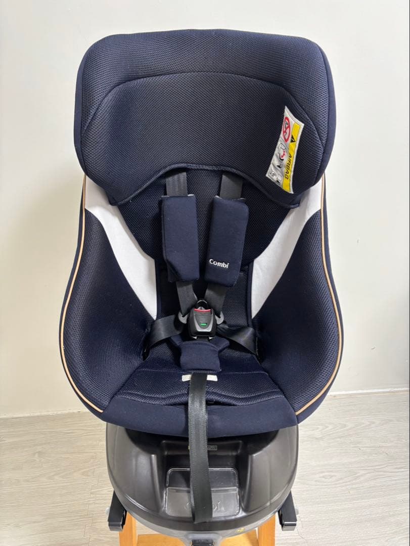 【美品】Combi コンビチャイルドシート JL-590