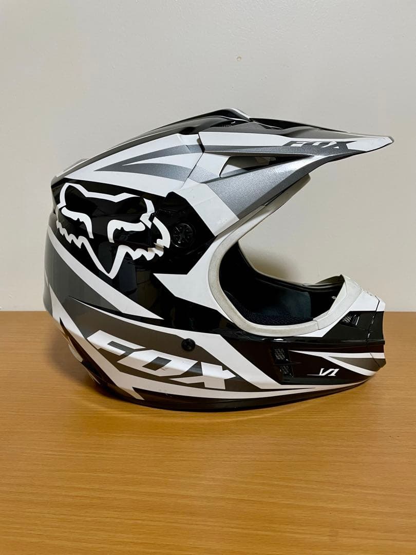FOXヘルメットV1