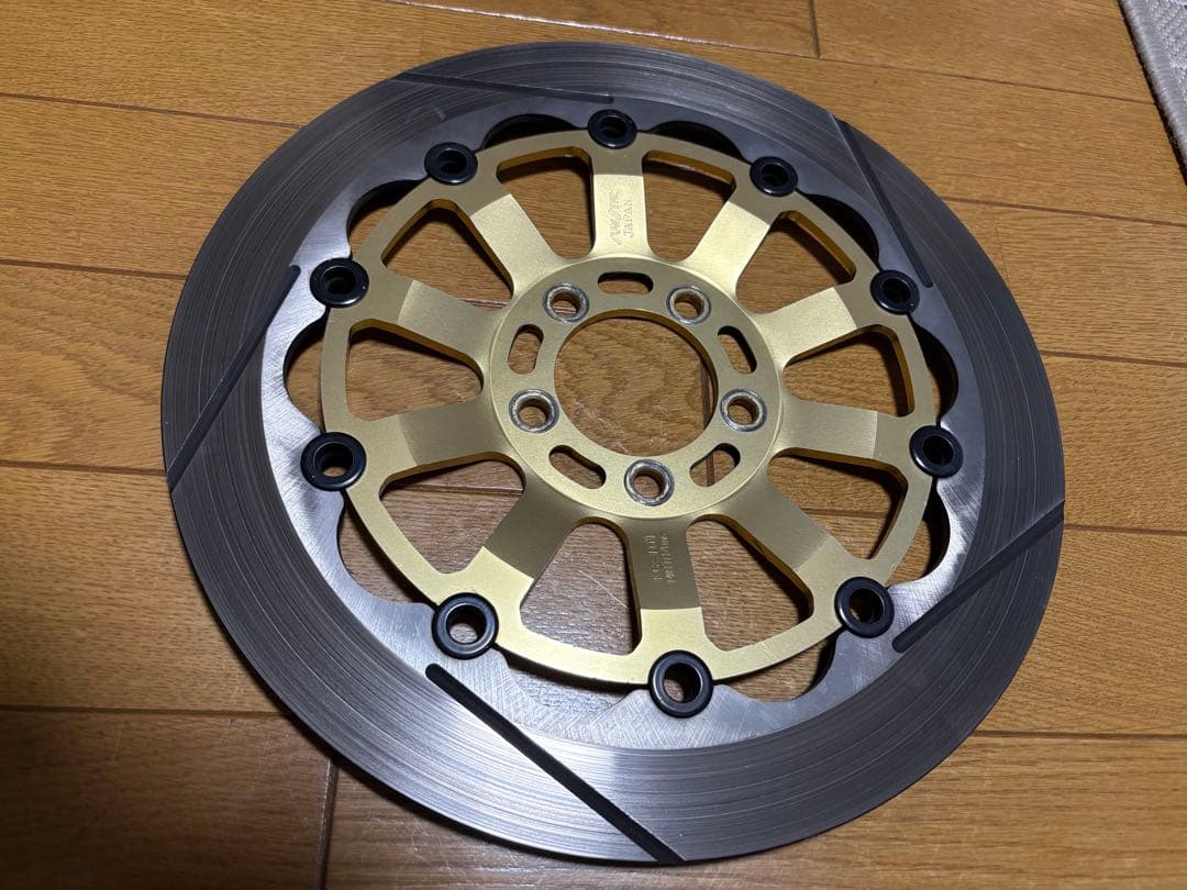 サンスター　Fディスクローター KC-101 スリットタイプ　左右　中古です。