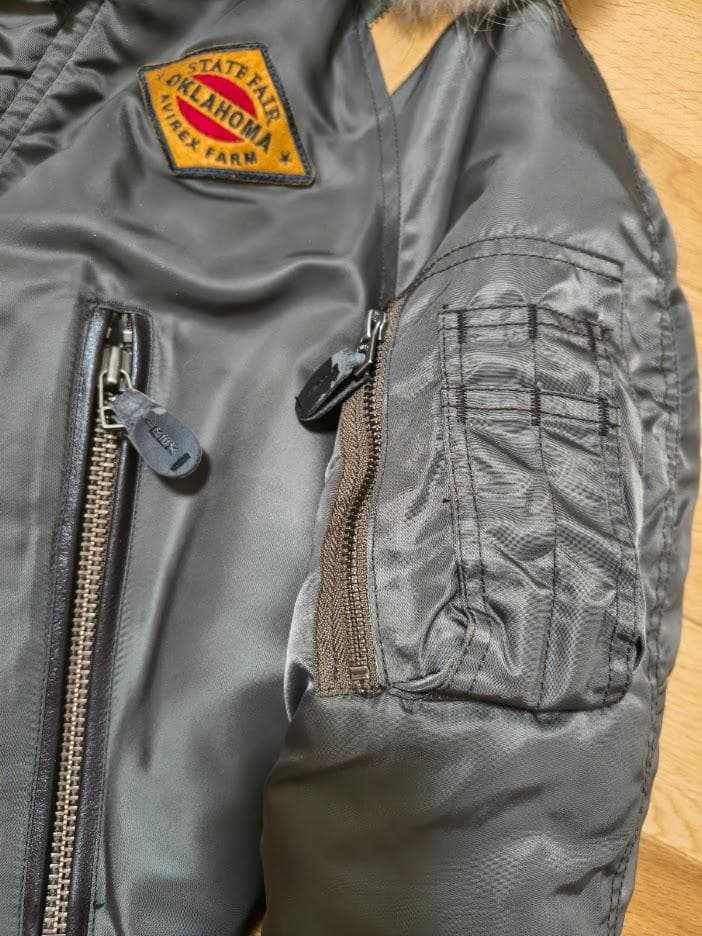 アヴィレックス N-3B フードファー付きワッペンモディファイ中綿入りジャケット