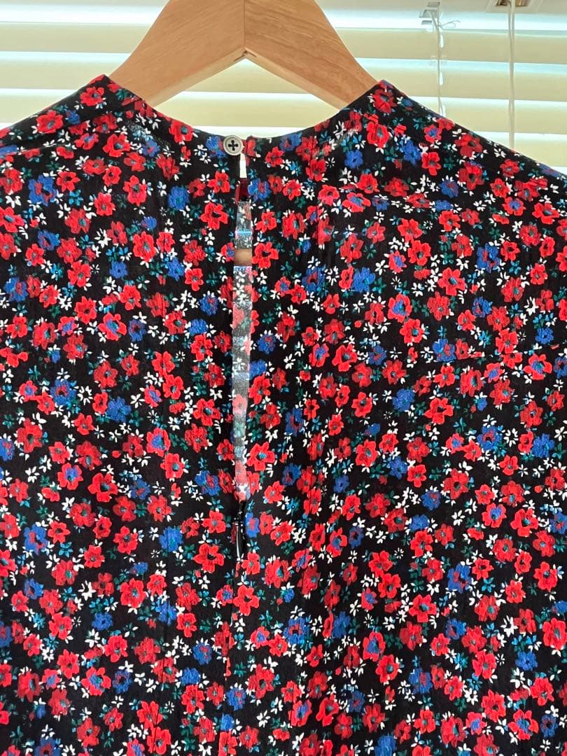 【beauty&youth】Mサイズ レーヨンフラワープリント　ワンピース