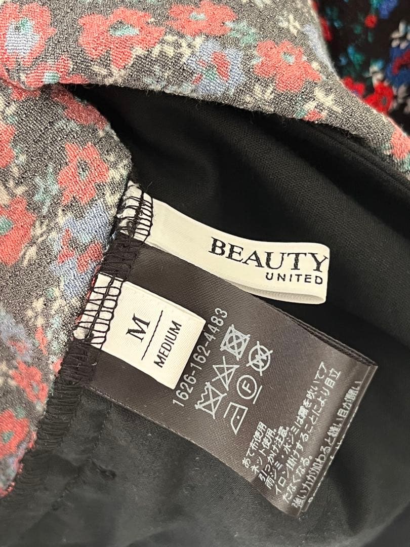【beauty&youth】Mサイズ レーヨンフラワープリント　ワンピース