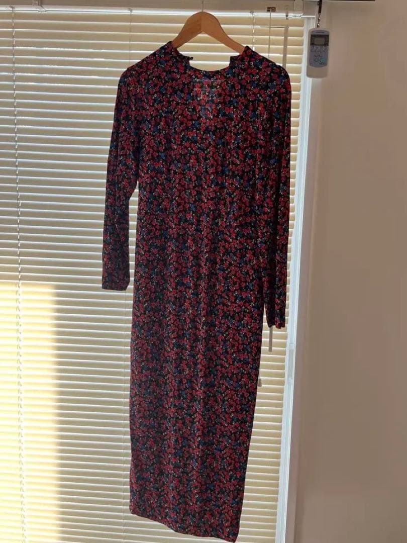 【beauty&youth】Mサイズ レーヨンフラワープリント　ワンピース