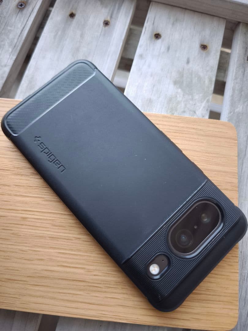 Google Pixel8 spigenケース付き