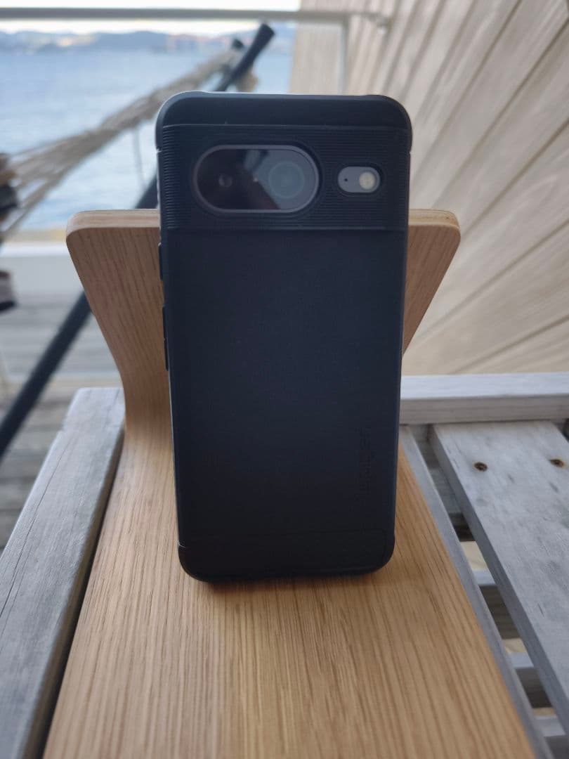 Google Pixel8 spigenケース付き