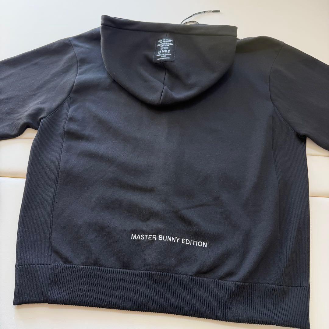 MASTER BUNNY EDITION ブラックパーカーゴルフウェアジャケット
