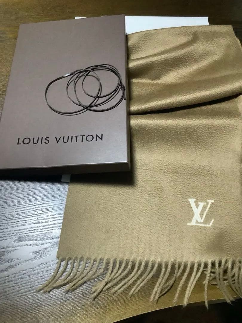 Louis Vuitton マフラー　キャメル色