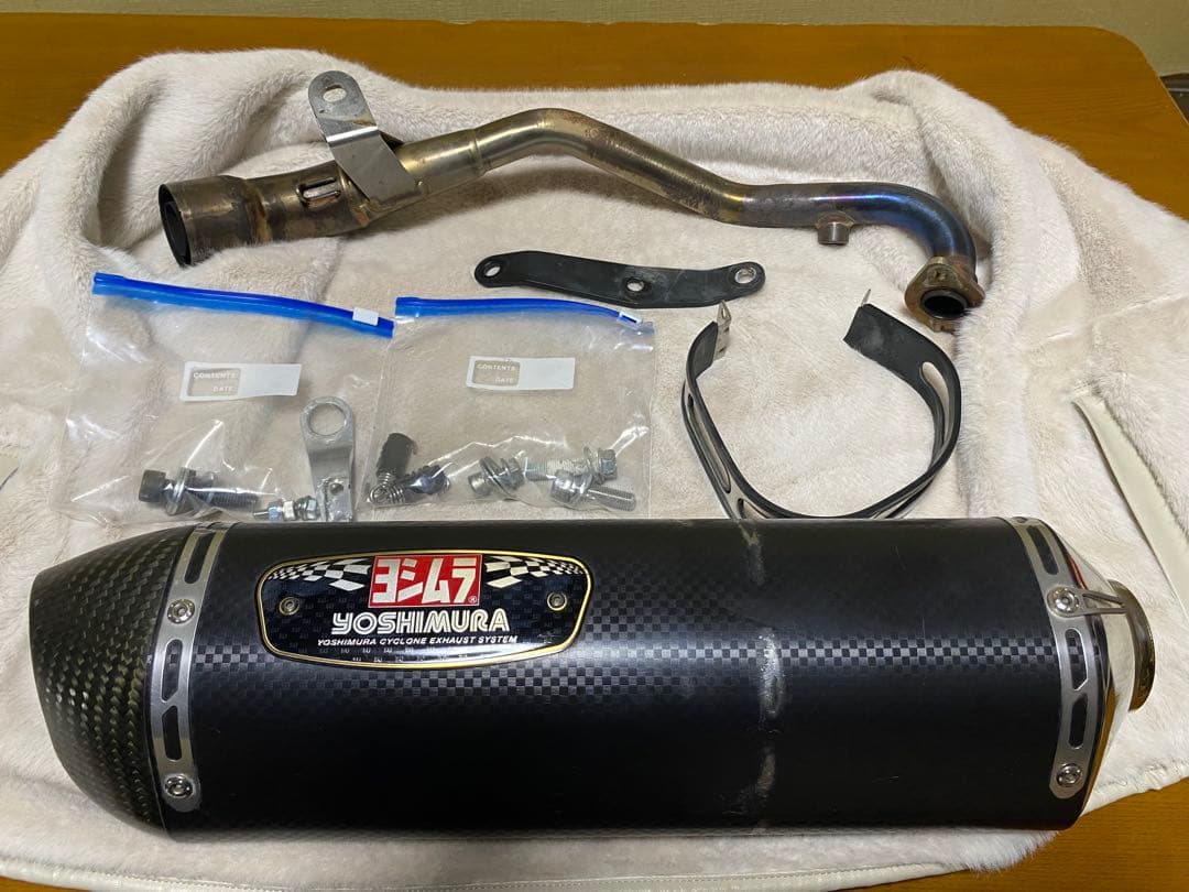 pcx160 ヨシムラサイクロンマフラーカーボンタイプ