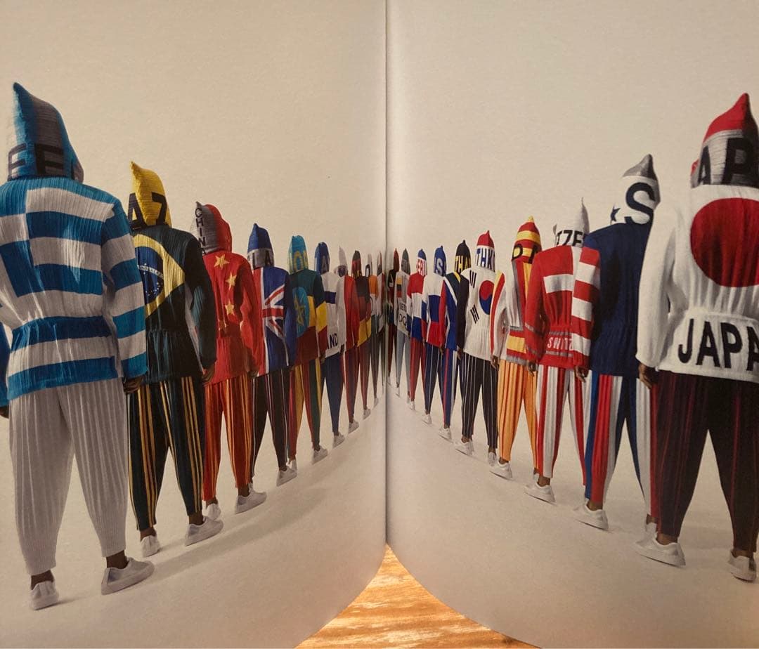 【09302】 ISSEY MIYAKE  EXHIBITION  三宅一生展