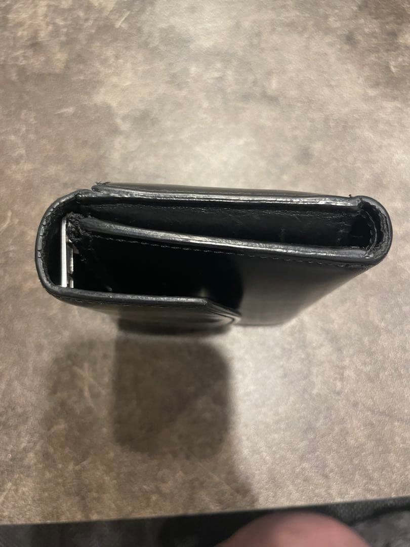 ʕ*ʔ様 マルジェラ　レザー製 黒 三つ折り財布 ジッパー付き　小銭入れ内破れあ