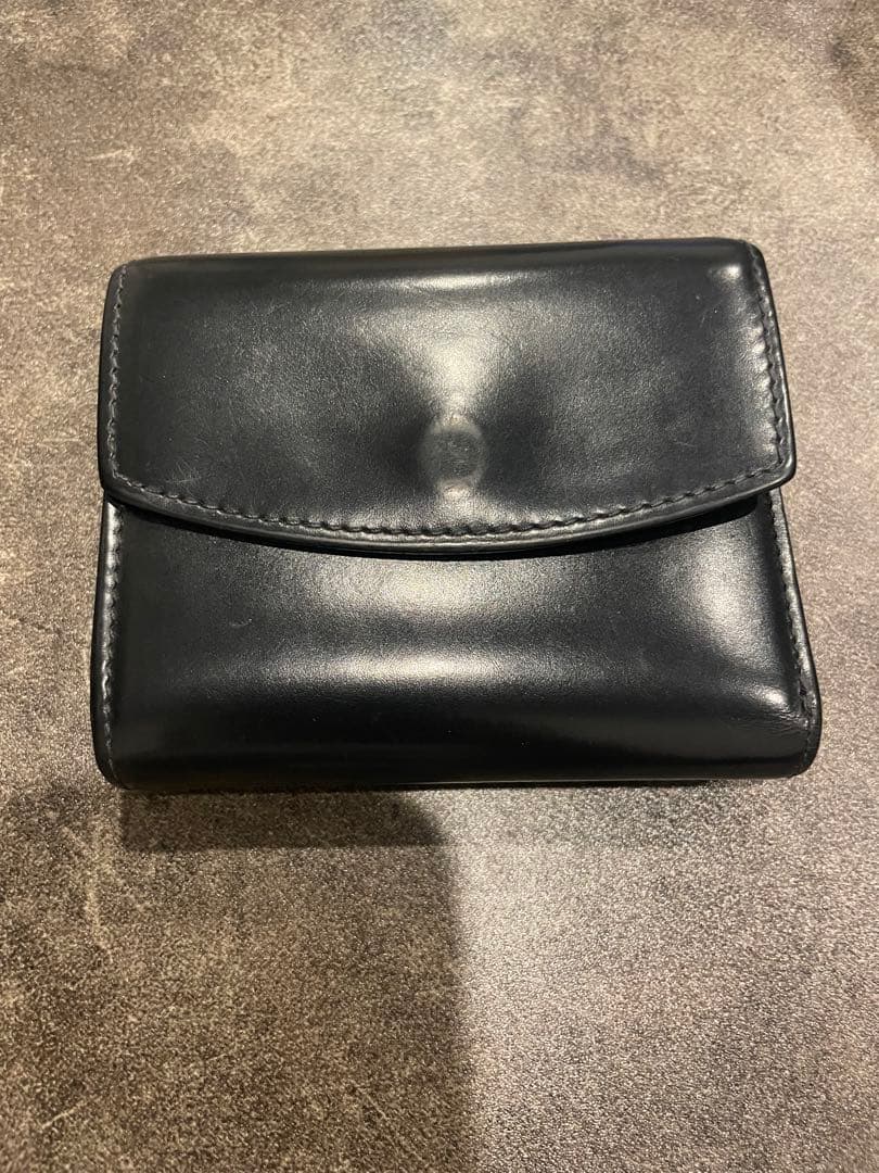 ʕ*ʔ様 マルジェラ　レザー製 黒 三つ折り財布 ジッパー付き　小銭入れ内破れあ