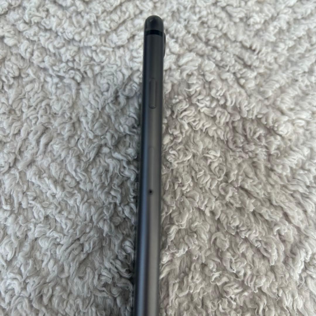 Apple iPhone 8 ブラック 本体