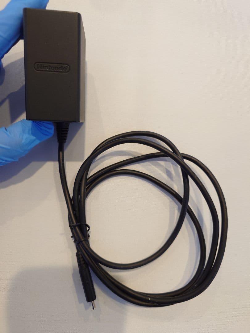 Nintendo Switch 本体+充電スタンド(フリーストップ式)