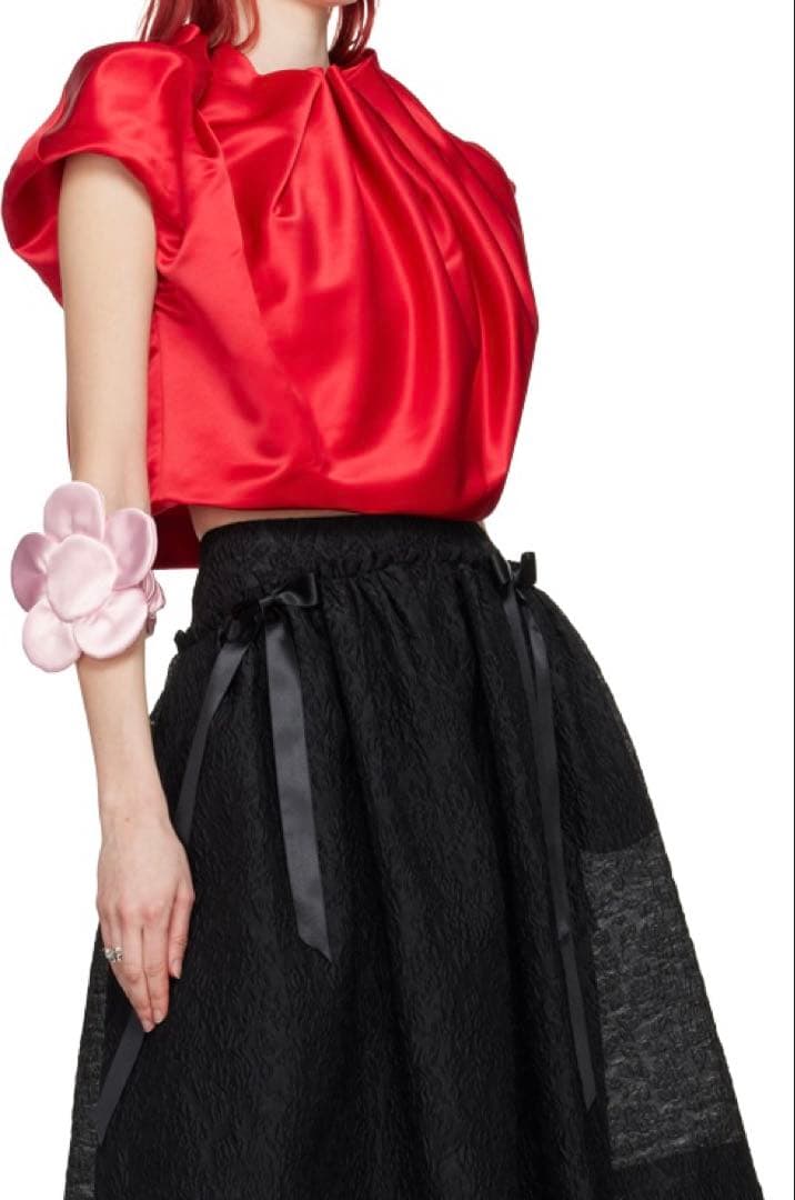 サンディーリアンSandy Liang Small Petal Wristlet