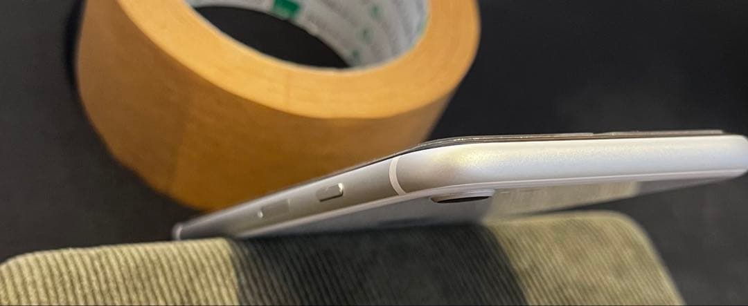 iPhone SE 第2世代 64GB