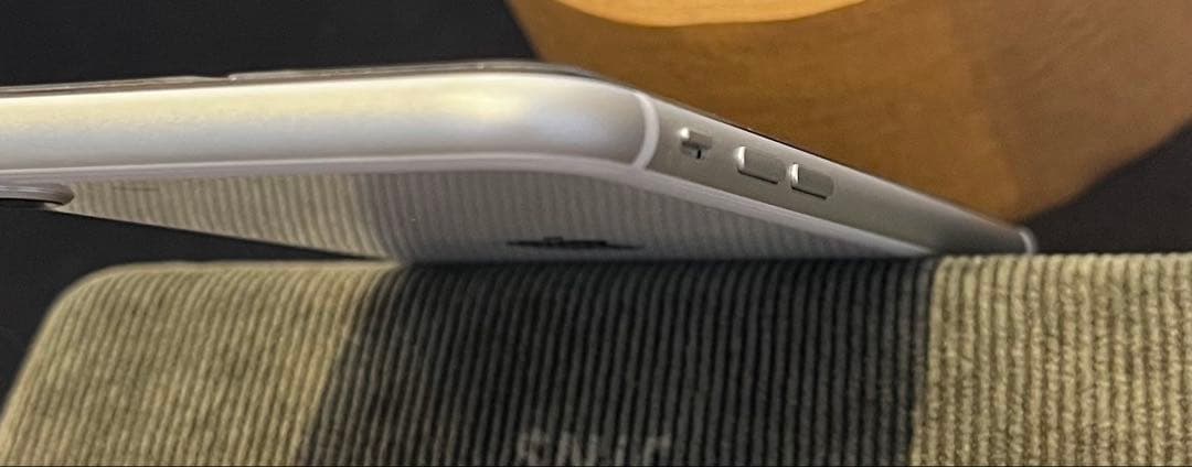 iPhone SE 第2世代 64GB