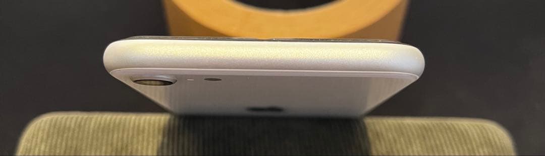 iPhone SE 第2世代 64GB