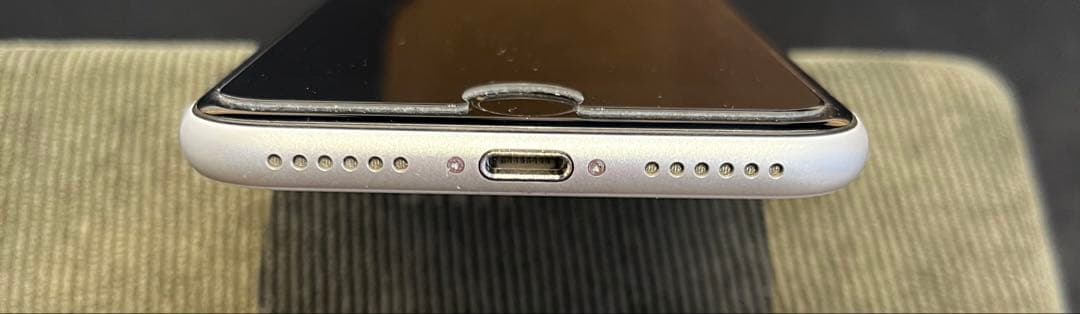 iPhone SE 第2世代 64GB