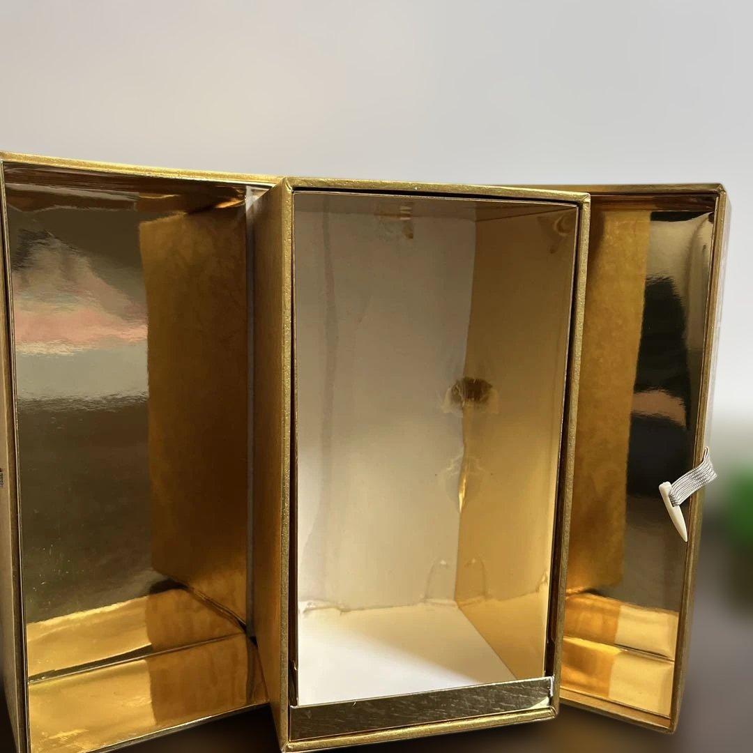 響30年　観音開き　空箱