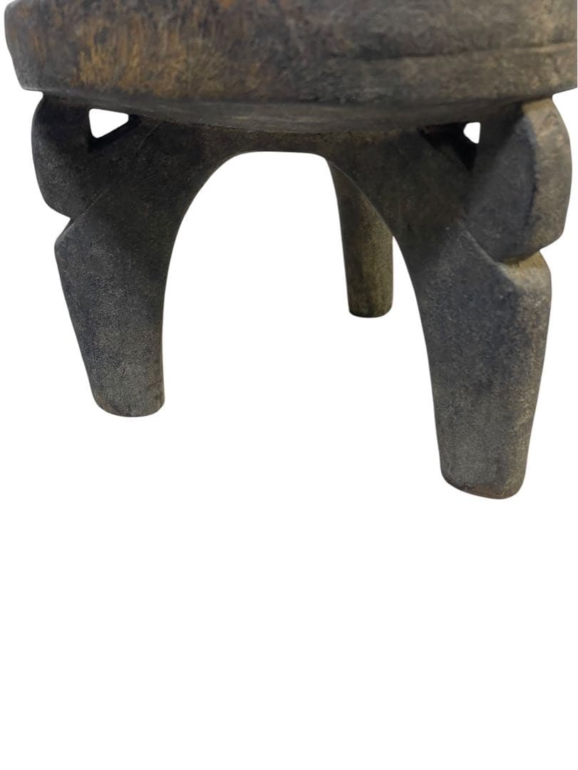 アフリカンスツール 手彫り 椅子 アンティーク　木製 丸型スツール