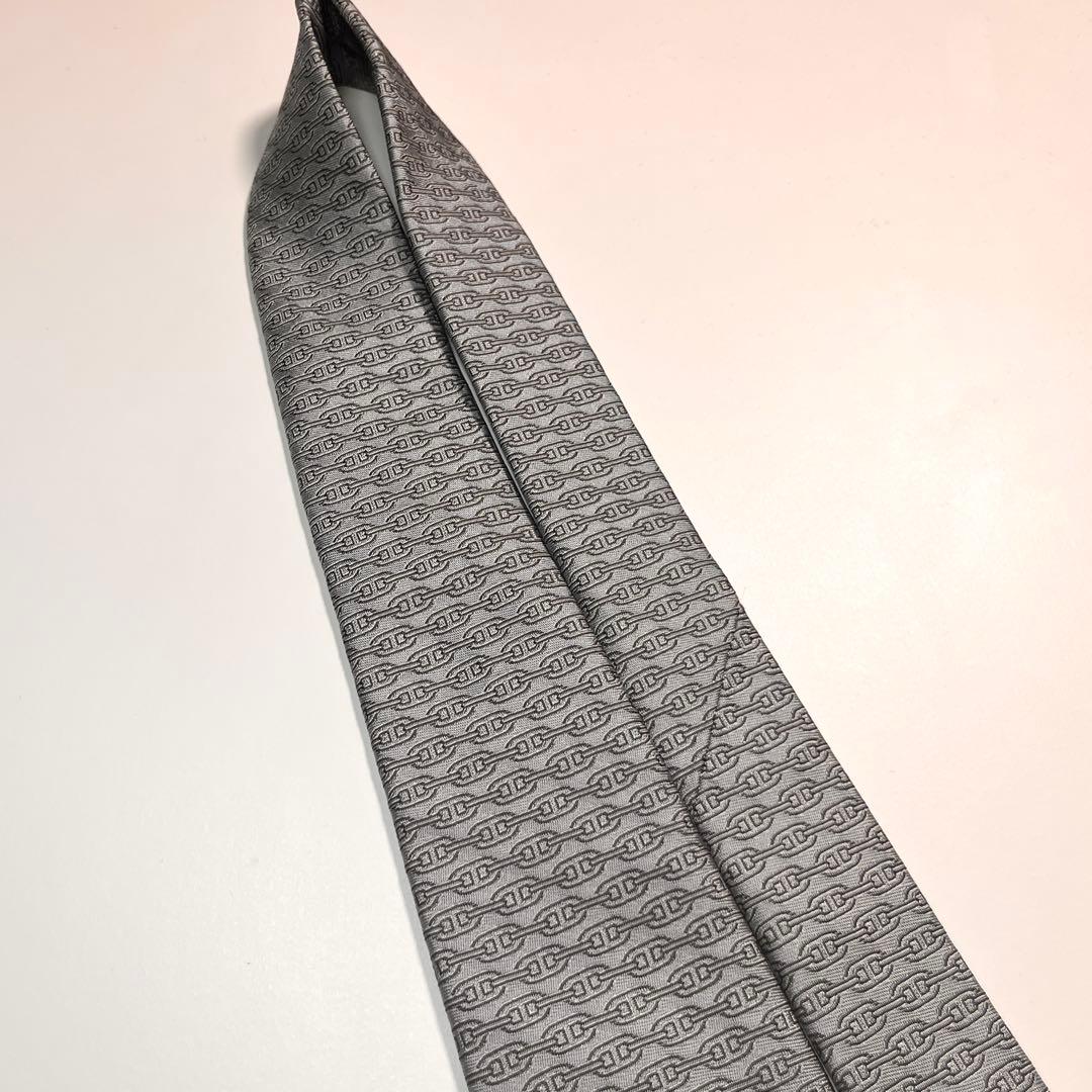 希少✨極美品✨HERMES エルメス　ネクタイ　シェーヌダンクル柄　ビジネス