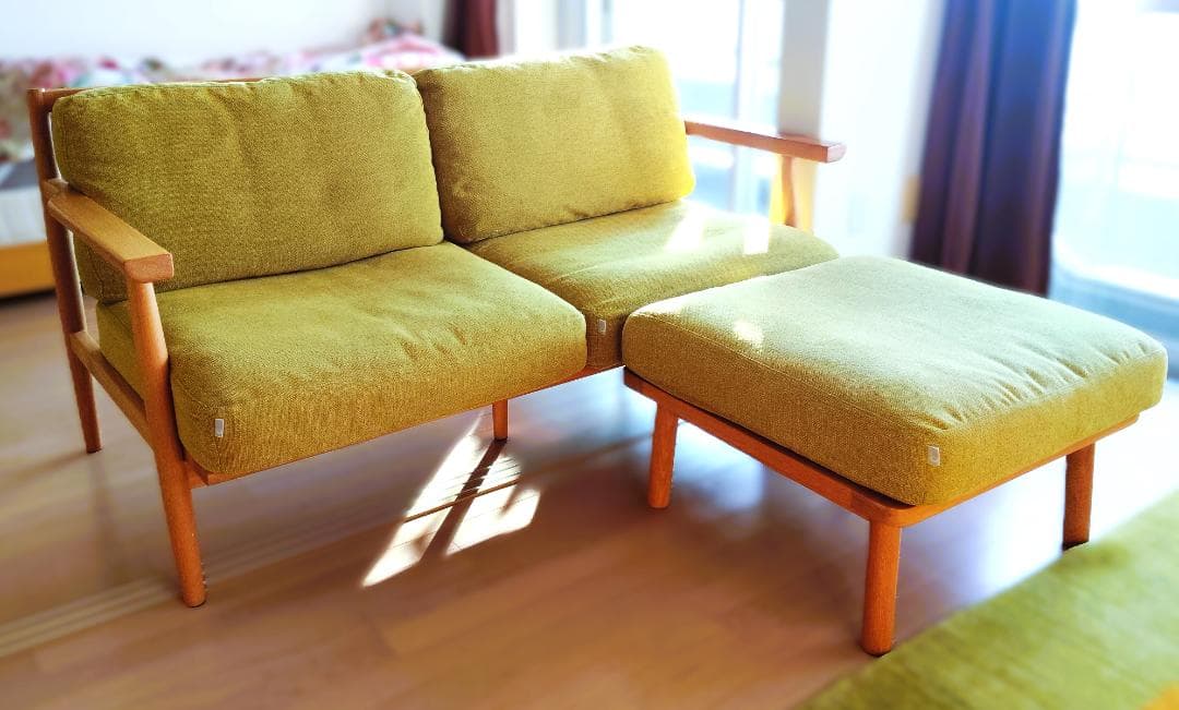 【送料込】【美品】オリーブグリーン 北欧テイストの二人掛けソファ