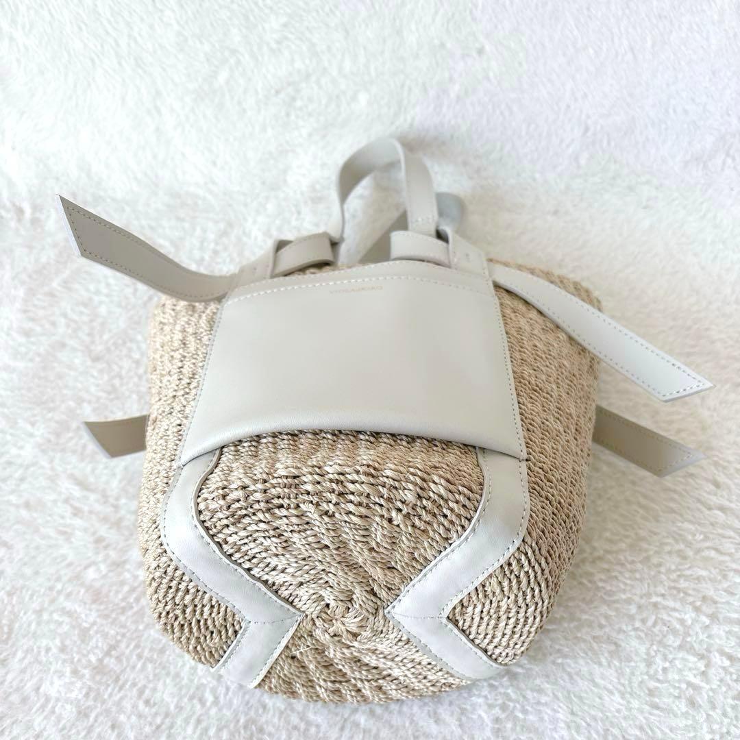 極美品✨ヴィオラドーロ　かごバッグ　ホワイトレザー　夏バッグ　本革　ゴールドロゴ