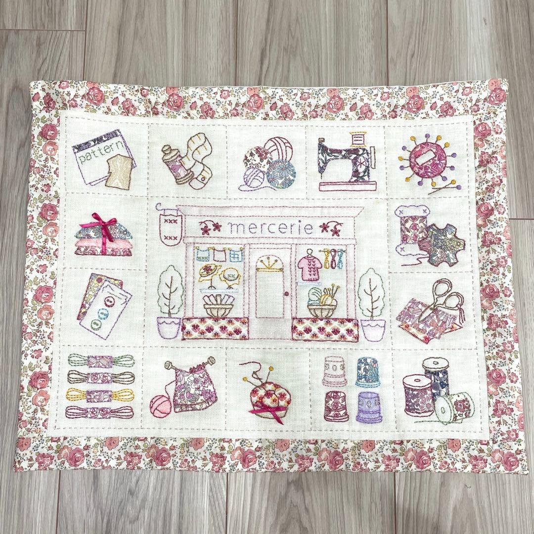 ホビーラホビーレ　アップリケタペストリー　メルスリー　手芸屋さん　パッチワーク