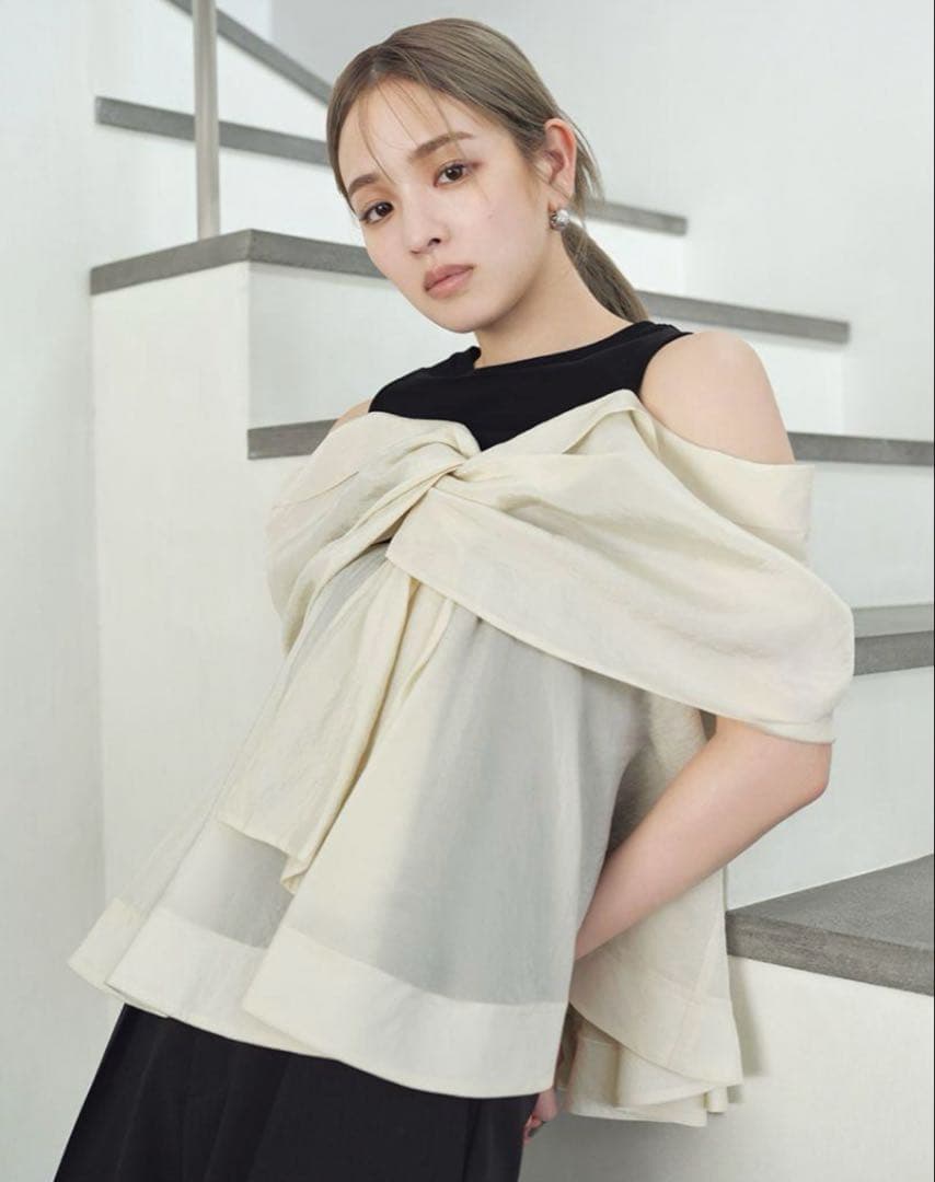 【新品タグ付き】FRAY I.D カットコンビペプラムトップス