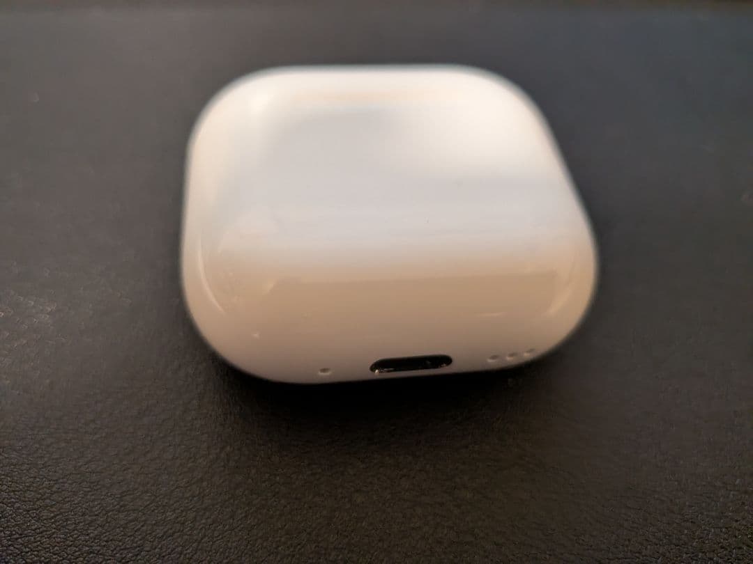 ちゃむ　【未使用に近い】AirPods4 アクティブノイズキャンセリング
