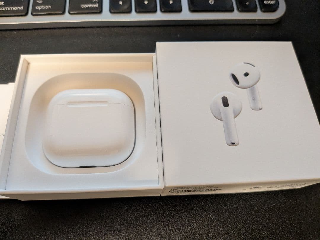 ちゃむ　【未使用に近い】AirPods4 アクティブノイズキャンセリング