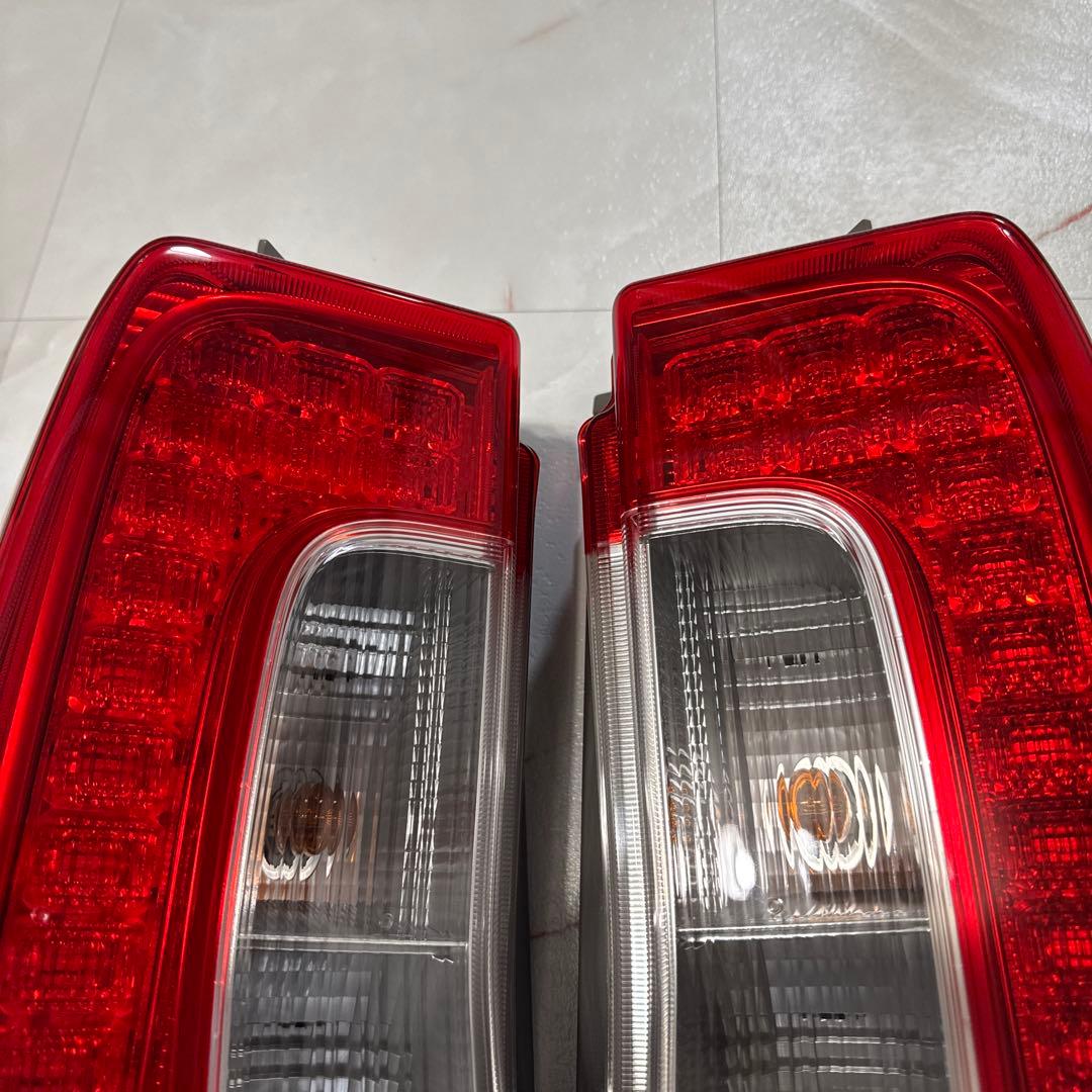 LA600S タント テールランプ 左右セット