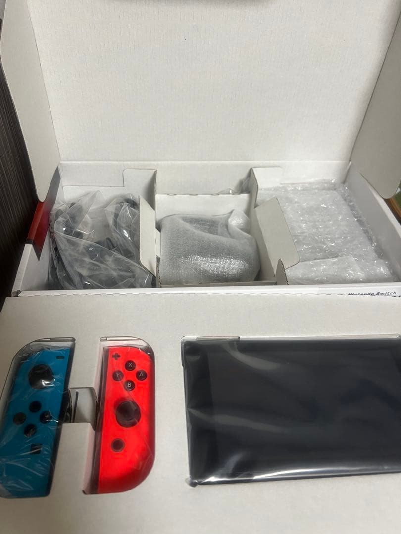 スイッチswitchと別売コントローラーとメモカとグリップ