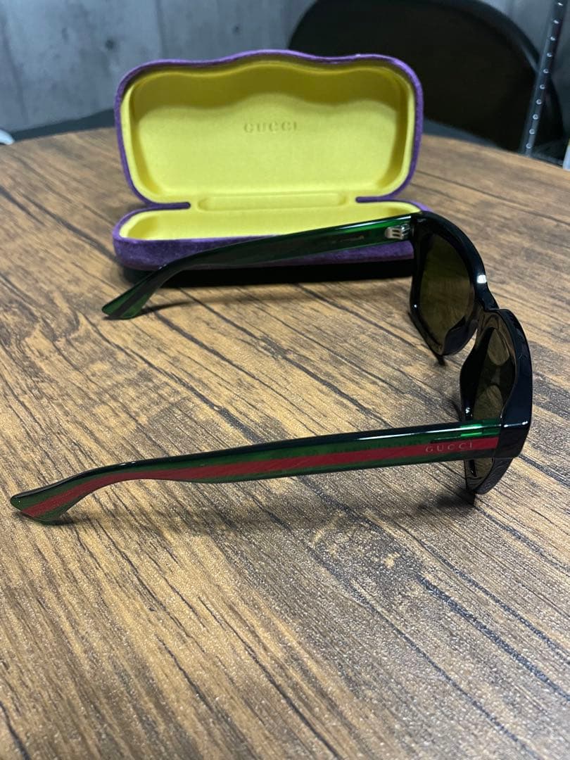 GUCCI グッチ サングラス ブラック ユニセックス ケース付き