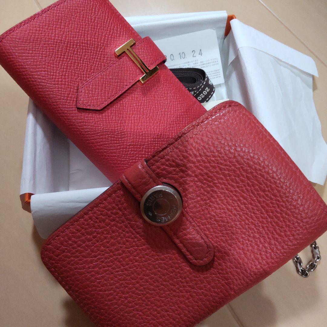 専用、 レザー 赤いキーケース 二つ折り式