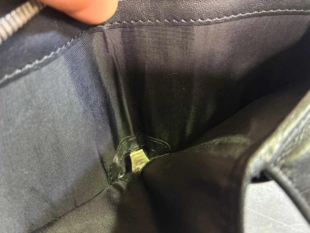 MONCLERモンクレール ラウンドジップ ネックストラップ付き メンズ