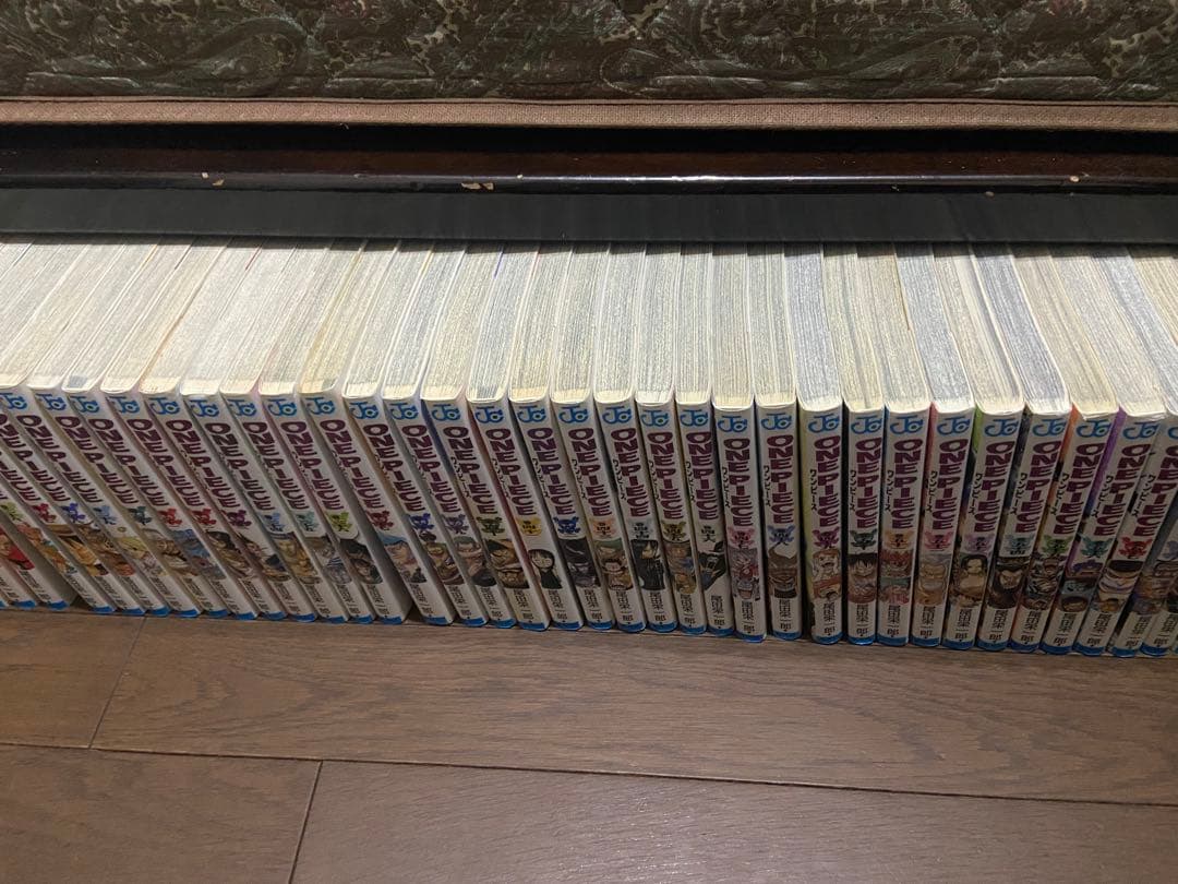 ONE PIECE 漫画セット1巻〜83巻、93巻　ブックカバー3つ　おまけ付き