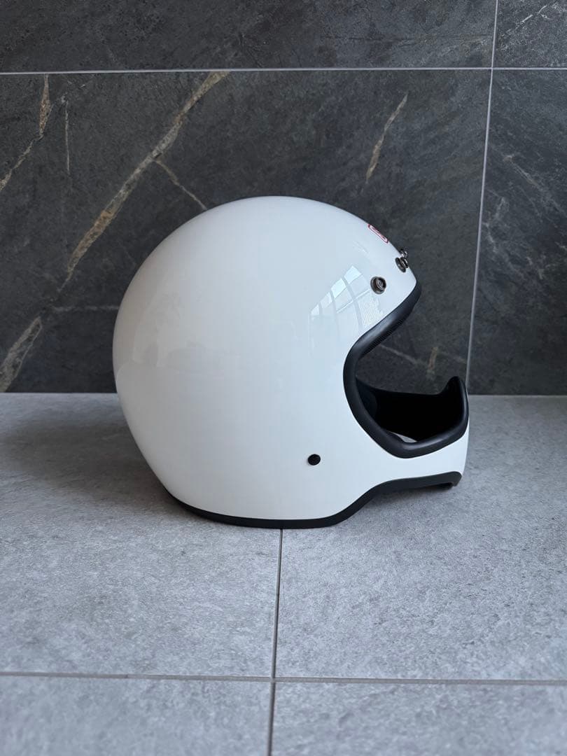 美品　SIMPSOM Ｍ50ヘルメット ホワイト　送料無料！