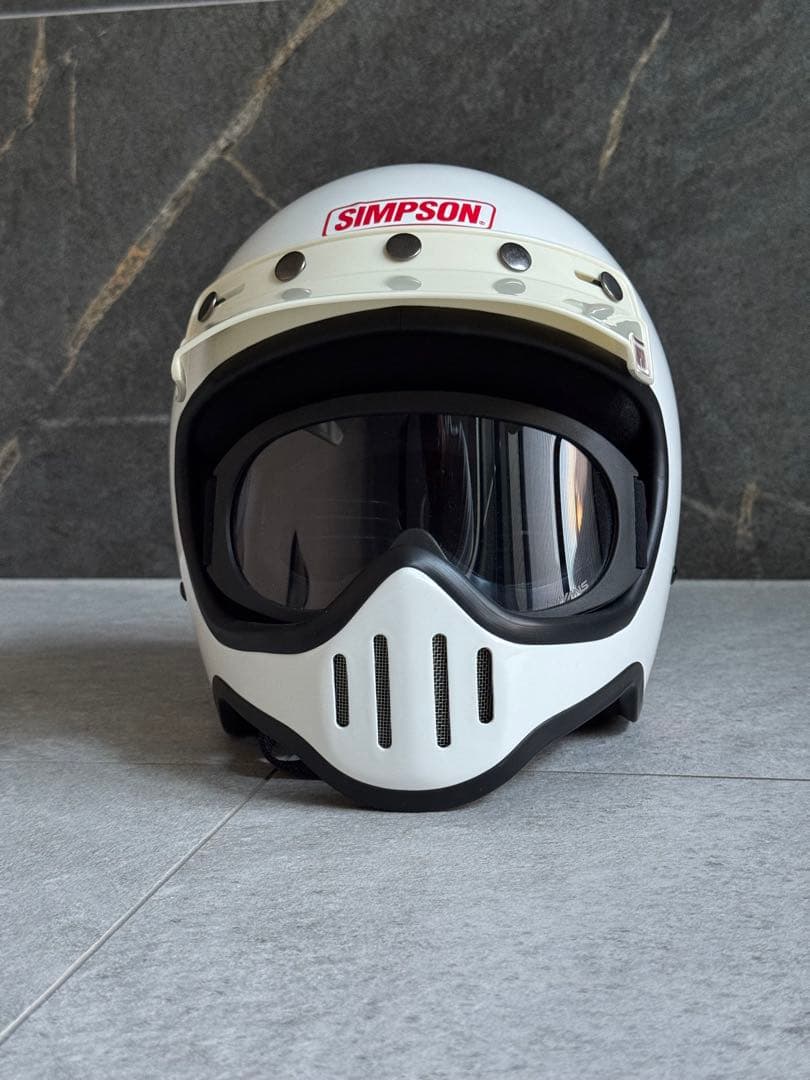 美品　SIMPSOM Ｍ50ヘルメット ホワイト　送料無料！