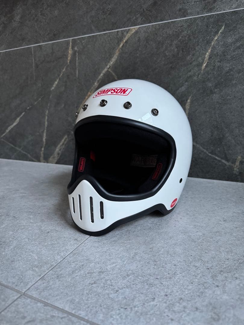 美品　SIMPSOM Ｍ50ヘルメット ホワイト　送料無料！