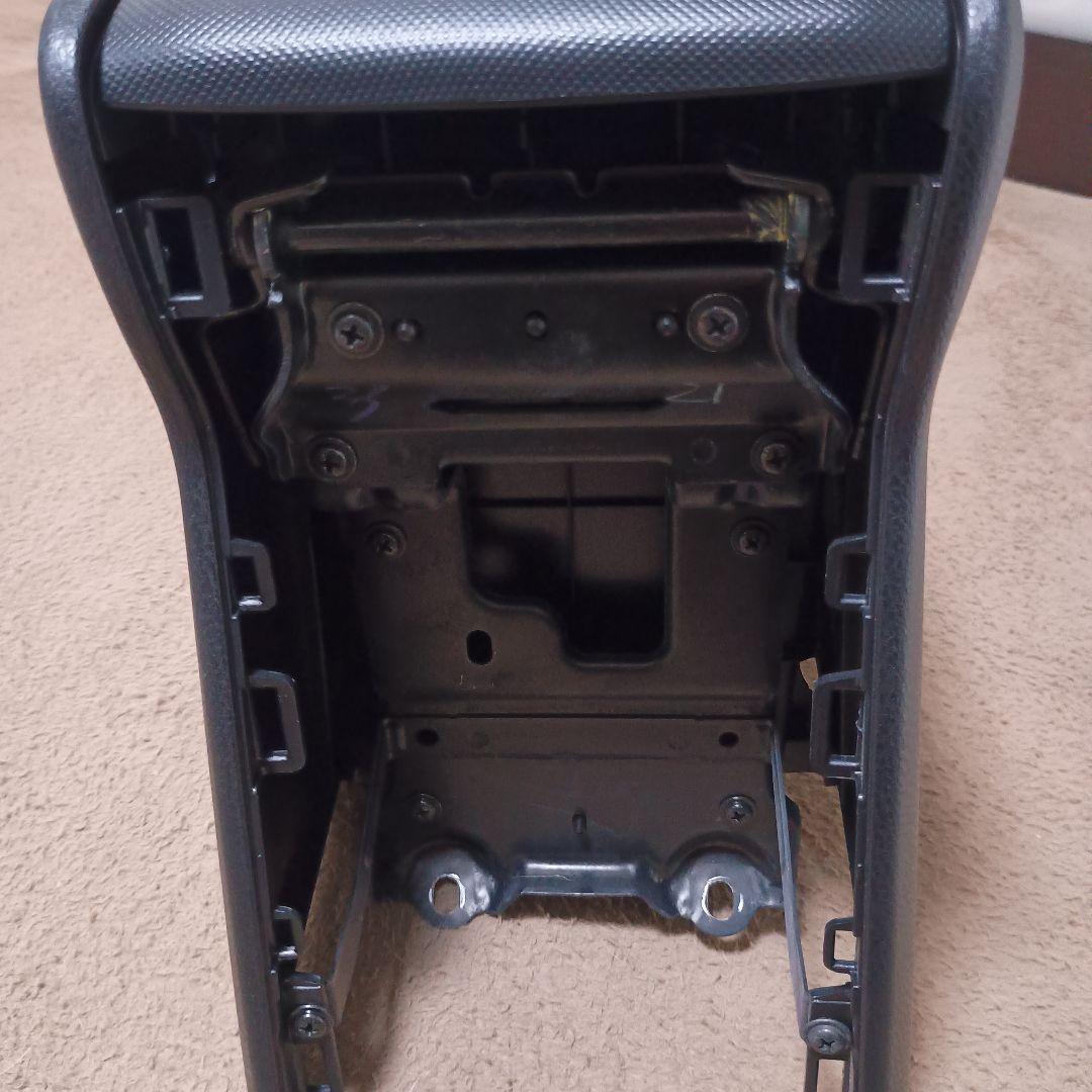 希少！　トヨタ純正　エスクァイア後期純正コンソールボックス