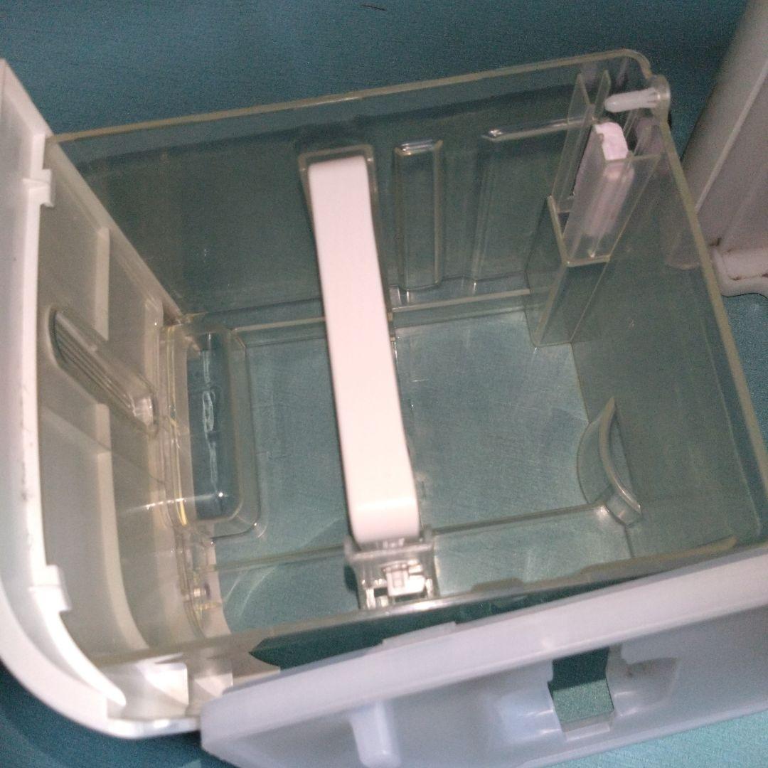 シャープ　空気清浄除湿機　CV-EF120-W