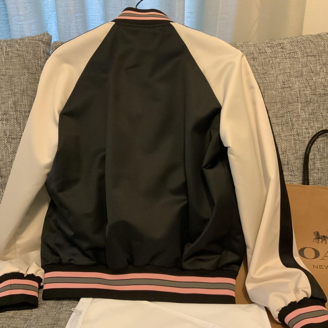 新品コーチリバーシブルブルゾンスタジャンヴァーシティジャケットSサイズ価格
