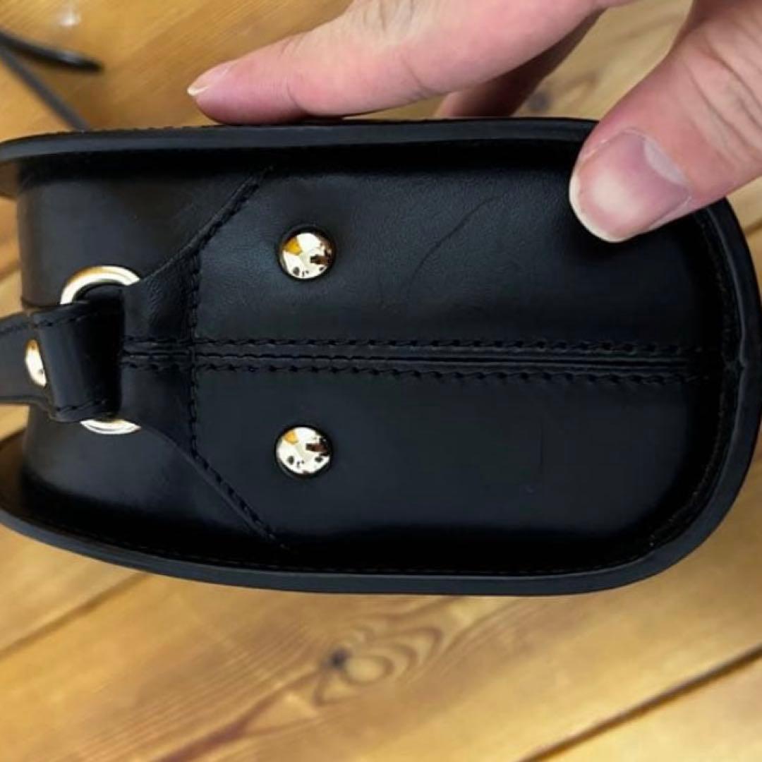 A.P.C. ハーフムーンショルダーバッグ