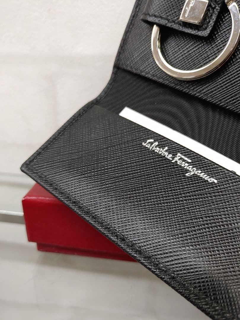 Ferragamo サルヴァトーレフェラガモ ガンチーニ キーケース 6連