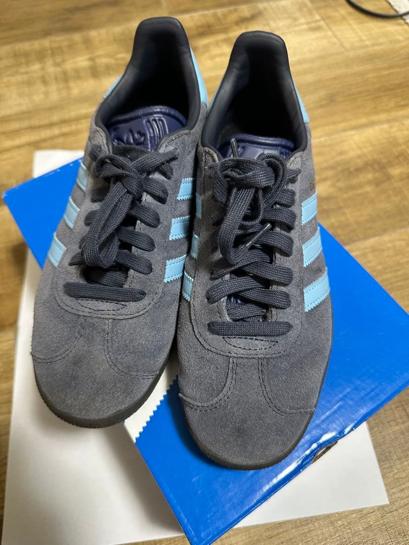 adidas gazelle 水色/ブルー