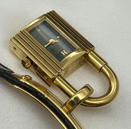 エルメスケリーウォッチ ゴールド 黒文字盤 新品電池 クロコダイルブラックベルト