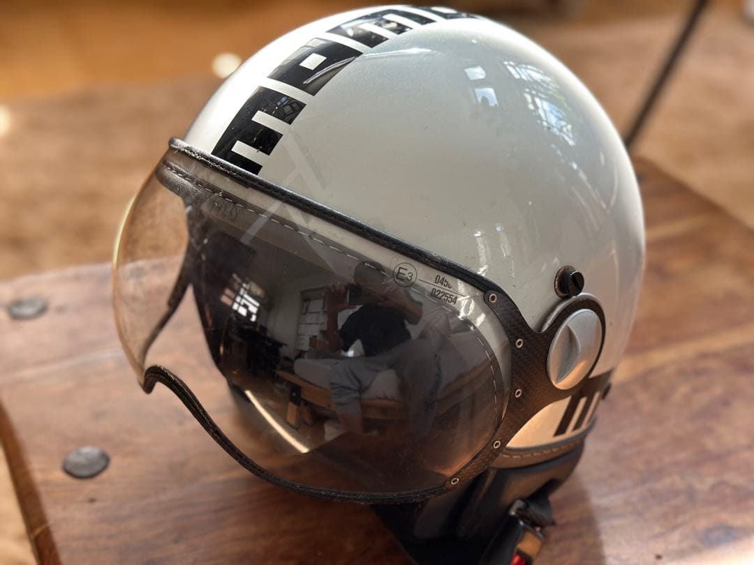 イタリア製MOMO モモ デザイン ジェットヘルメット　ファイター EVO 白