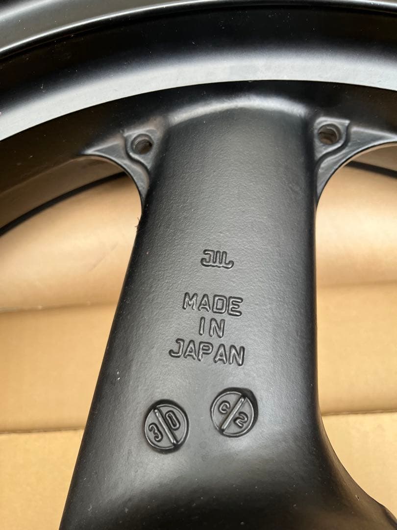 zrx1200フロントホイール　zzr1100D zx11流用